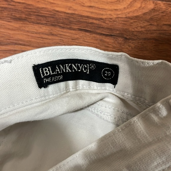 Blank NYC Astor Cut Off Short White Embroidered Stretch Sz 29 - Picture 6 of 6